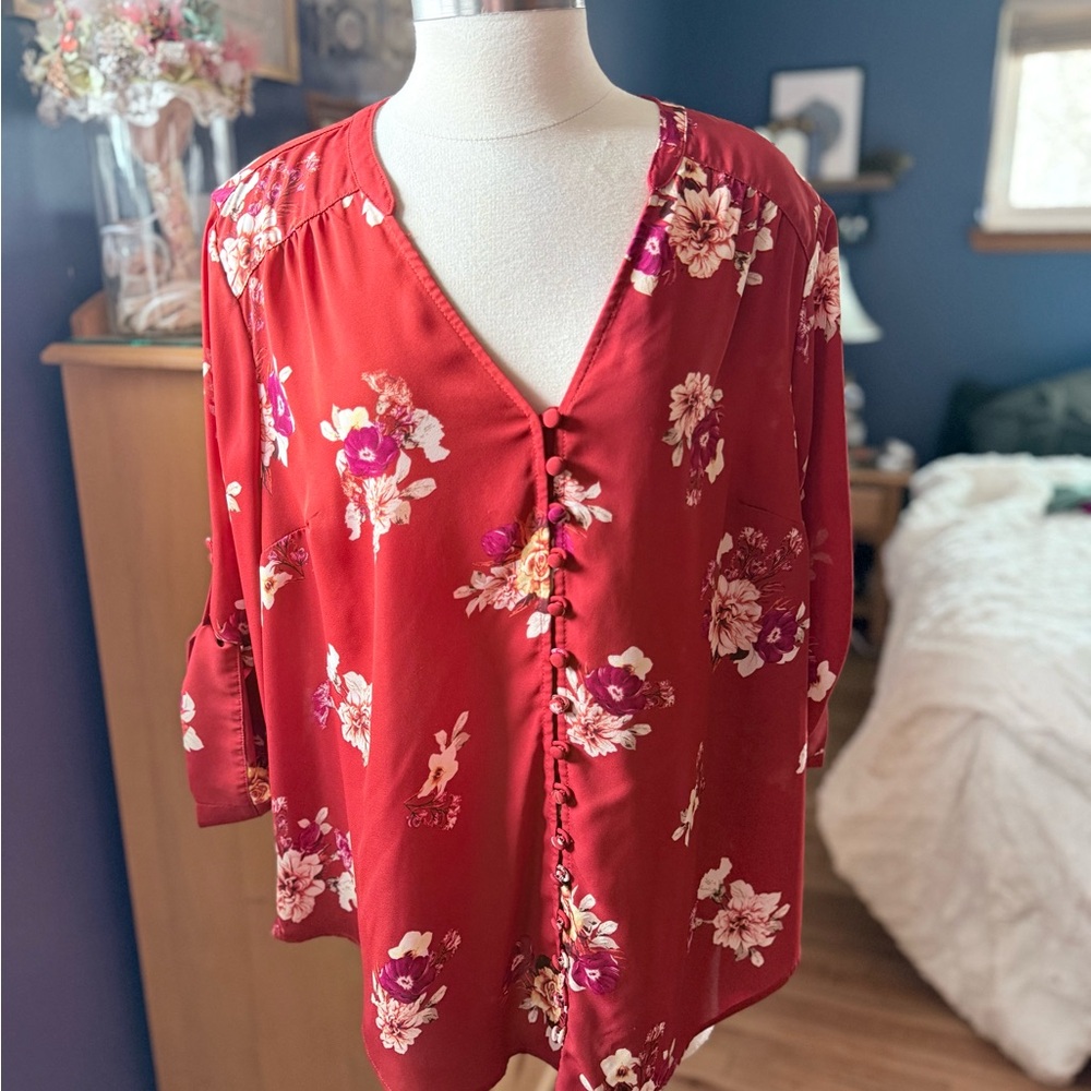 Torrid size 1 Floral Red Women's Top Harper blouse